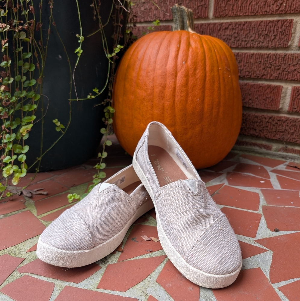 Toms Women's Slip-On Flats - Light Tan